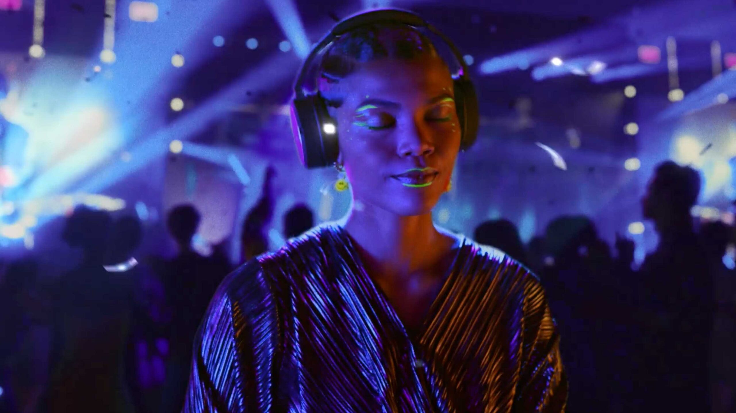 Singapore Airlines – Travel bigger with Singapore Airlines